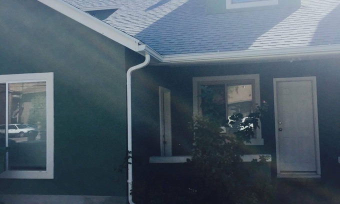 Joaquin Condominio | Histórico de 2 dormitorios, 1 baño, lindo alquiler en el centro de provo, a poca distancia BYU
