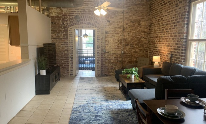 Danville Apartamento | Historic 2 br & 2 ba On the River