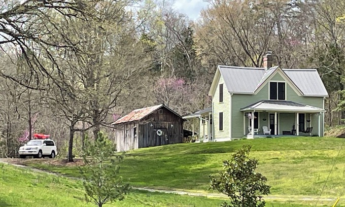 Knoxville Otro | Historic Anderson Farmhouse, South Knoxville, near UT, downtown, Ijams & Smokies