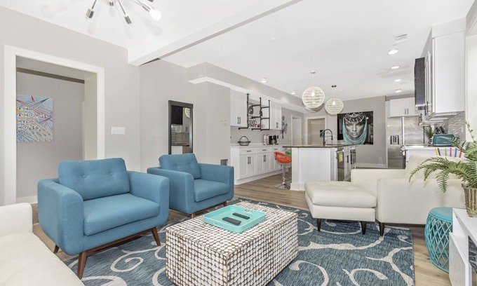 Historic District Casa | Historic Annapolis~New interior~5+ parking spaces~6BR, 4BA