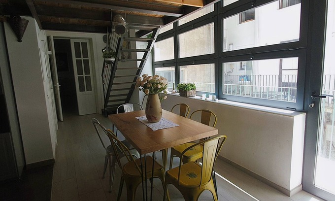 Old Town Apartamento | Historic apartment with wide exposure of paintings 5 minutes from the city center