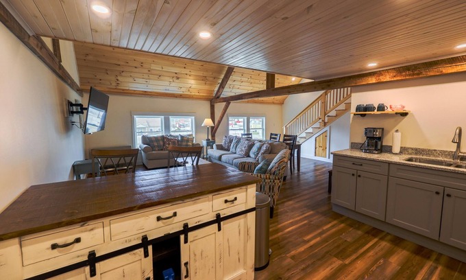 Greenville Apartamento | Historic Barn Suites