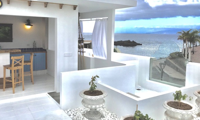 Alcala Villa | Villa histórica en la playa