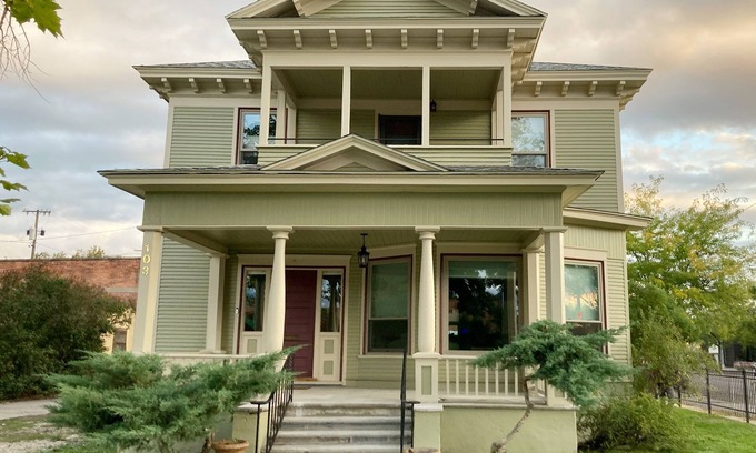 University District Casa | Historic Beacom Residence — Steps to Downtown, River and U of M.