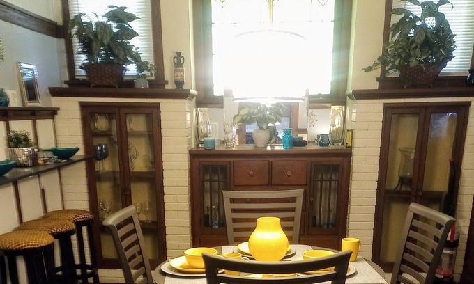 Highland Historic District Casa | Historic beautiful spacious bungalow 5 minutes from the casinos