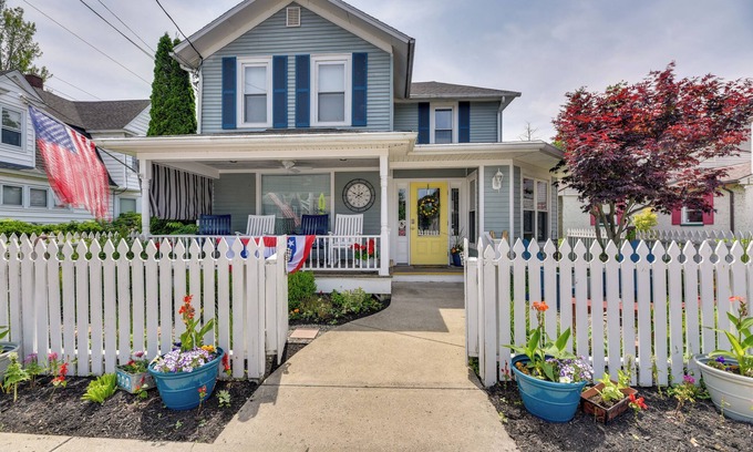 Bemus Point Apartamento | Historic Bemus Point Studio w/ Porch: Walk to Lake