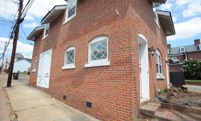 Winston - Salem Casa | Historic Carriage House in Walkable Downtown Winston-Salem