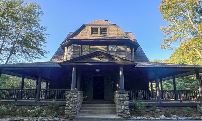 Mamakating Park Historic District Casa | Historic Catskill Mountain Mini-Estate