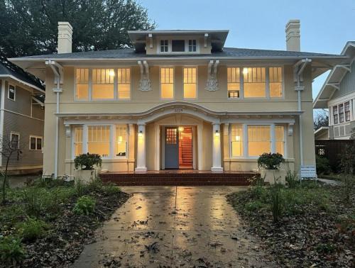 Old East Dallas Apartamento | Historic Central Dallas Apartment - Modern & Roomy