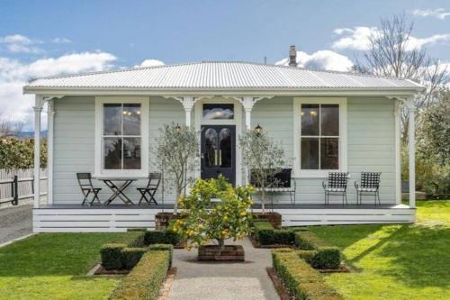 Greytown Casa | Historic Charm in Greytown - Cosy Kowhai Cottage