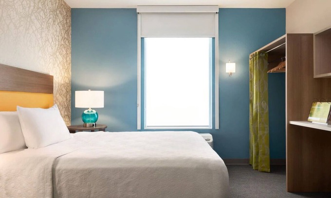 Wilmington Hotel | Historic Charm Meets Modern Comforts! Onsite Parking, Pool, FREE Breakfast!