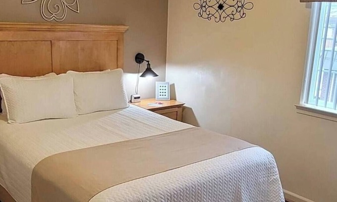 Salem Apartamento | Historic Charm, Modern Comforts.
