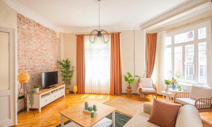 Cihangir Apartamento | Historic Charming Apartment