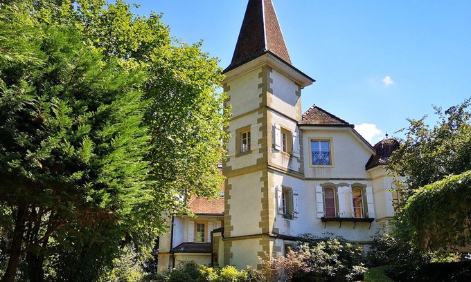 Cressier Casa | Historic Chateau Provides a Beautiful Wedding Venue in the Swiss Countryside