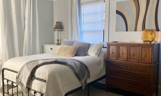 Statesville Casa | Historic City Charmer