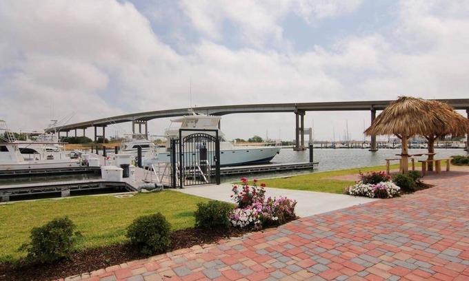 Freeport Casa | ¡Histórico loft costero en Freeport Marina, parque y playa!
