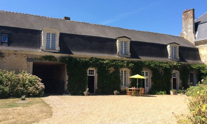 Saint-Pavace Cabaña | Casa de campo histórica en castillo cerca de Le Mans