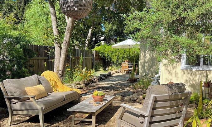 Ojai Casa | Historic Cottage in Downtown Ojai. The perfect place to relax and rejuvenate.