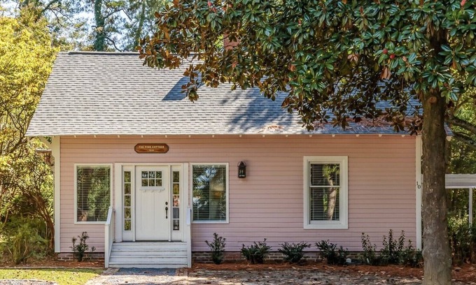 Old Town Cabaña | Historic Cottage in the heart of Pinehurst Village