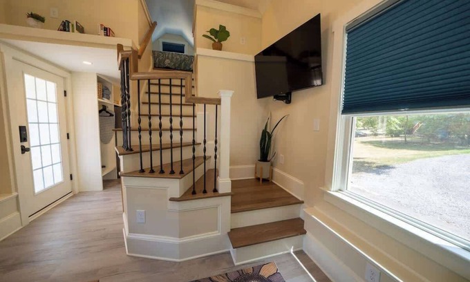 Old Southwest Cabaña | Historic Carriage House in Old Southwest - Downtown - Safe - Cozy