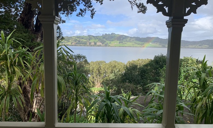 Kohukohu Casa | Historic cottage with harbour views