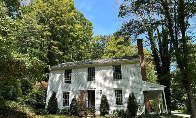 Woodbury Casa | Historic Country Retreat in Litchfield County