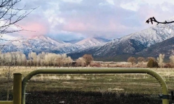 Taos Casa | Historic Cozy Adobe 2.9 miles to the Taos Plaza. Beautiful Mountain Views.