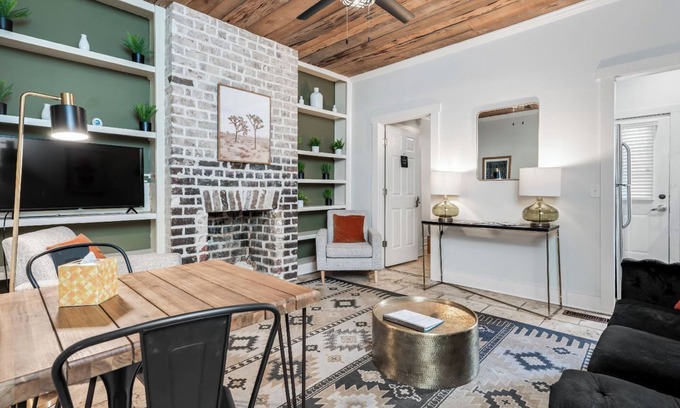 Eastside Casa | Historic District ★ Charming Duplex Cottage ★ 2APTS/5BDRS ★ Private Courtyard