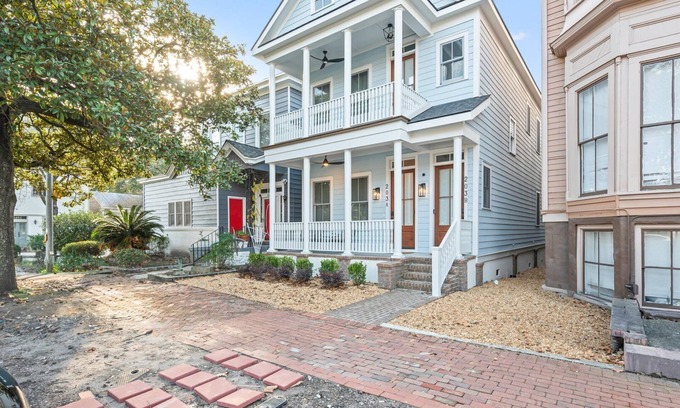 Savannah Victorian District Apartamento | Historic District Gem - 2BR/2BA, Walk to Forsyth Park - Upper Level