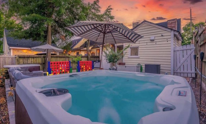 Historic Downtown Savannah Cabaña | Historic District + Hot Tub + Walk to Forsyth Park