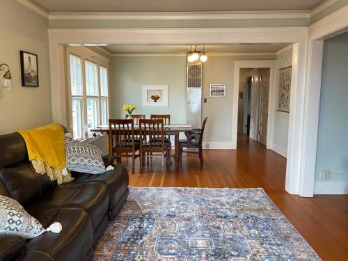 Astoria Apartamento | Historic Downtown Flat, # 4