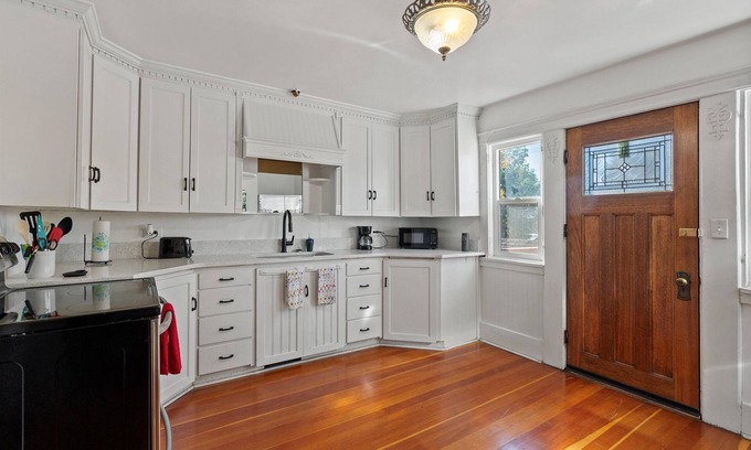 Ogden Casa | Historic Downtown Haven! Brand new remodel