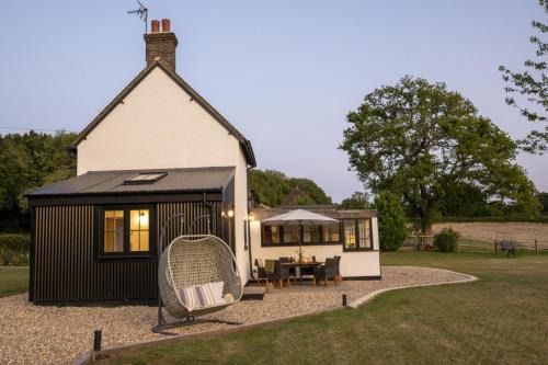 Plumpton Green Casa | Historic Farmhouse Retreat Foot of the South Downs