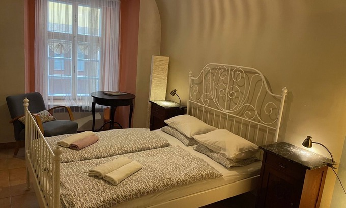 Mala Strana Apartamento | Apartamento histórico en planta baja para 2 en el centro medieval de Praga