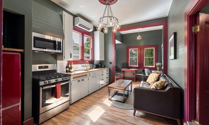 Healdsburg Casa | Historic Guest House on Plaza Street