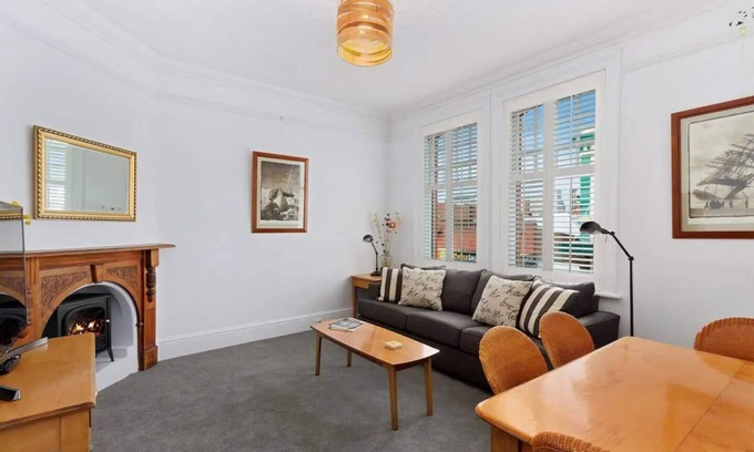 Hobart Central Business District Apartamento | Historic Haven Two storey Pad in Perfect City Spot