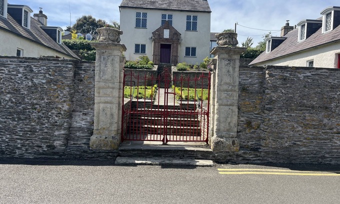Kinsale Casa | Historic home with fabulous views only moments from town centre