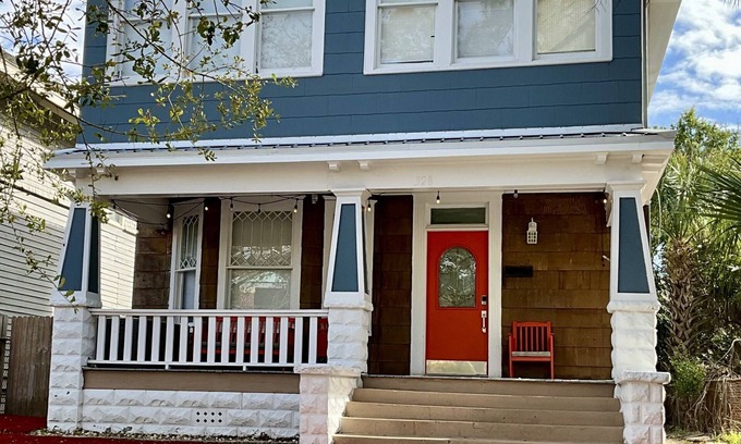 Springfield Casa | Historic Home with Vintage Charm in Springfield