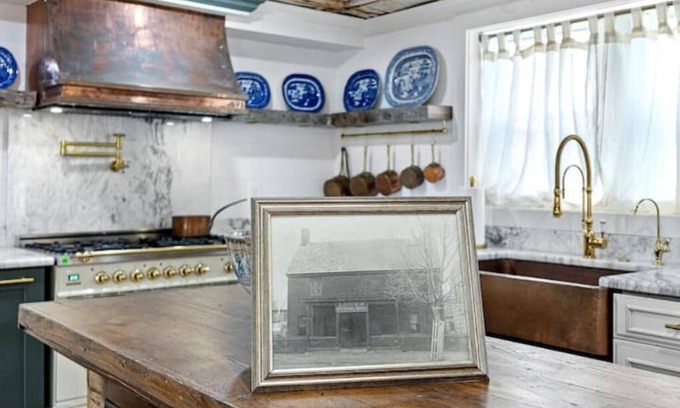 Historic District Casa | Historic, Huge, Downtown Lewes!