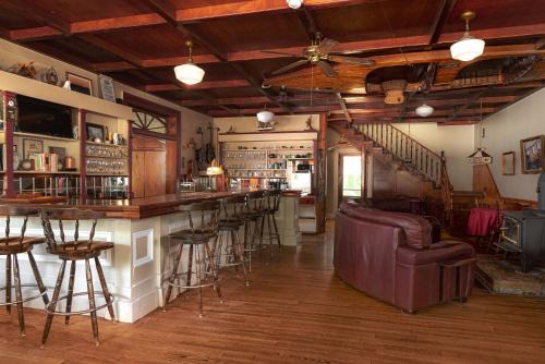 Port Albert Casa | Historic Inn vacation Rental