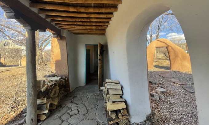 Taos Casa | Historic La Cumbre - Easy Writer House