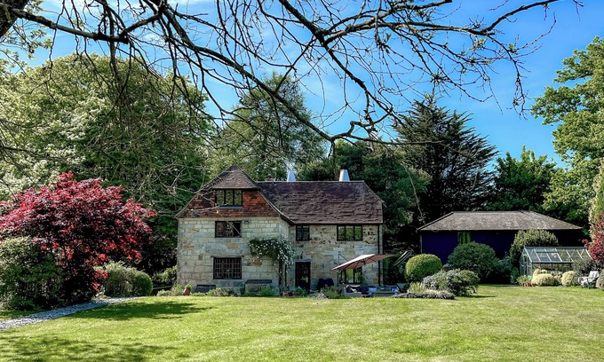 Maresfield Casa | Historic Luxury 18th C Listed Barn Apartment