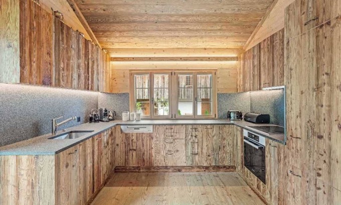 Saanenmoeser Chalet De Esquí | Historic Luxury Chalet