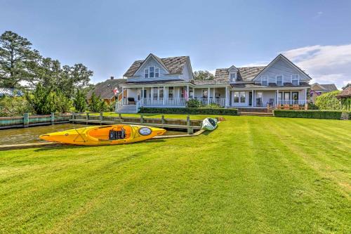 Historic Downtown Manteo Casa | Historic Manteo House on Roanoke Sound with Dock!