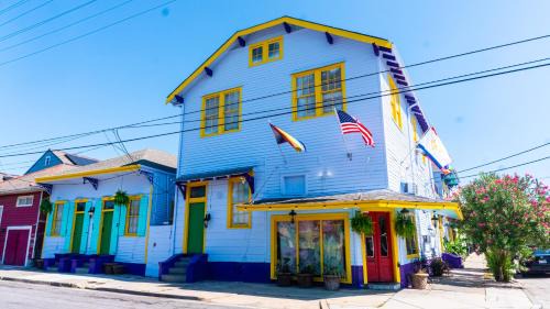Faubourg Marigny Hotel | Historic Mardi Gras Inn