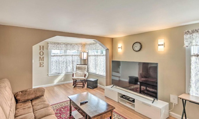 Meredith Casa | Historic Meredith Home Walk to Town Center!