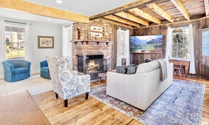 Baptistown Otro | Historic & Modern Farmhouse Retreat by Frenchtown!