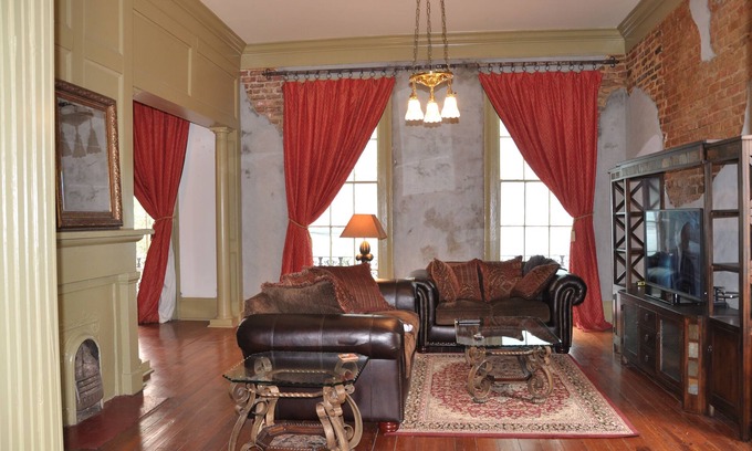 Central Business District Condominio | Histórico condominio de Nueva Orleans con una ubicación fantástica!