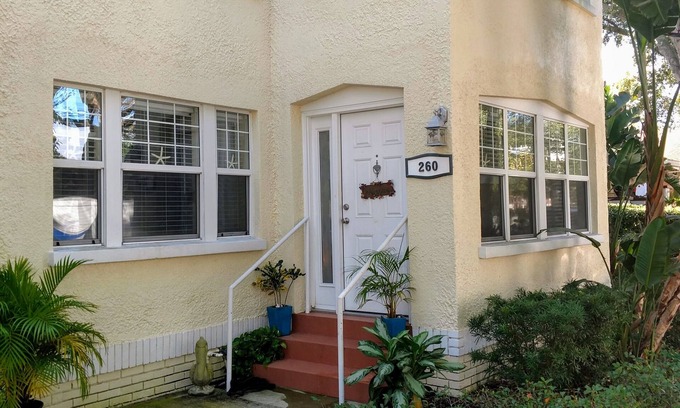 Historic Old Northeast Casa | Historic Old Northeast Poinciana townhome. Beautifully updated, unfurnished!