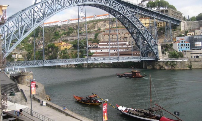 Sao Nicolau Apartamento | Historic Oporto Apartment at oporto UNESCO area, in front of Porto Wine caves